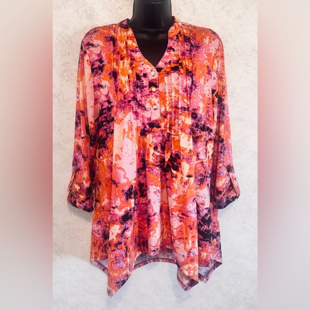 New Directions Tie Dye Henley Blouse Shark Bite Hem 3/4 Sleeve Large Pleated
